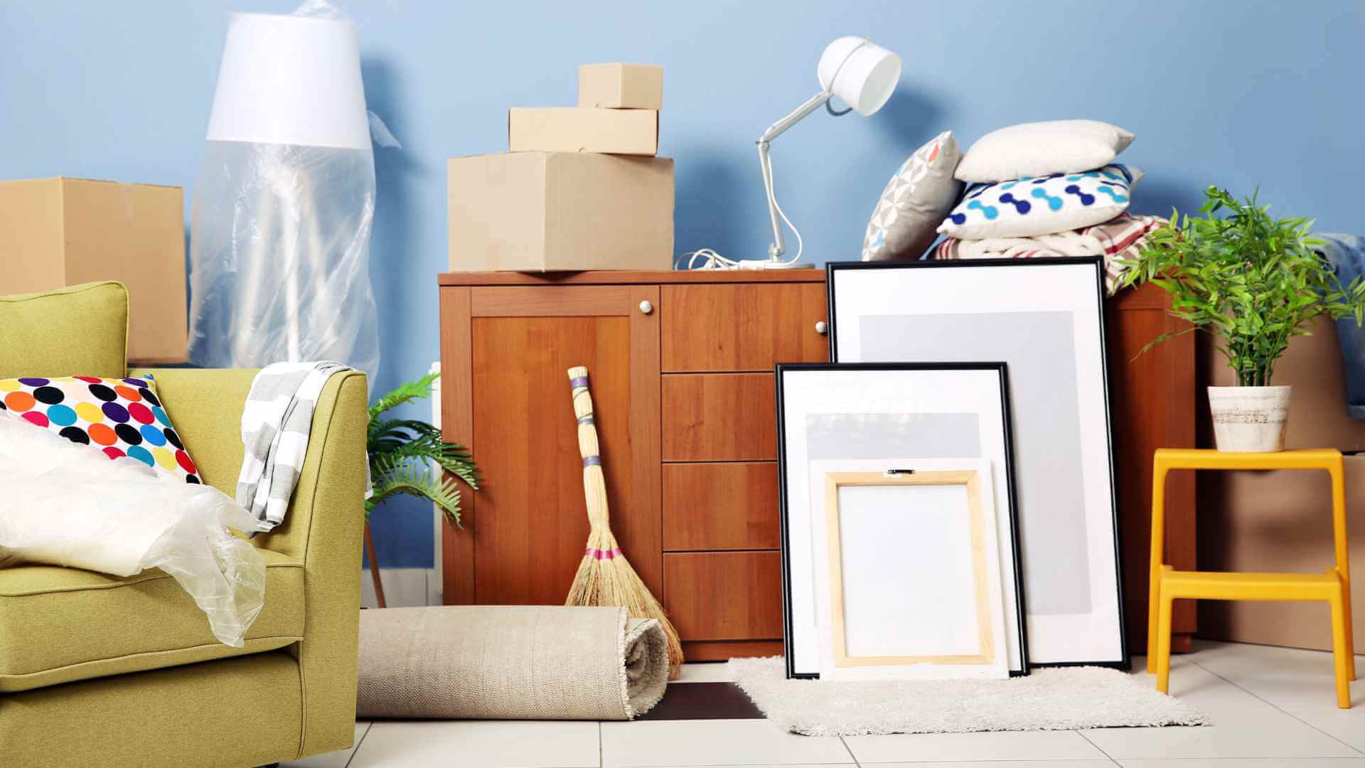 Store household contents with self-storage